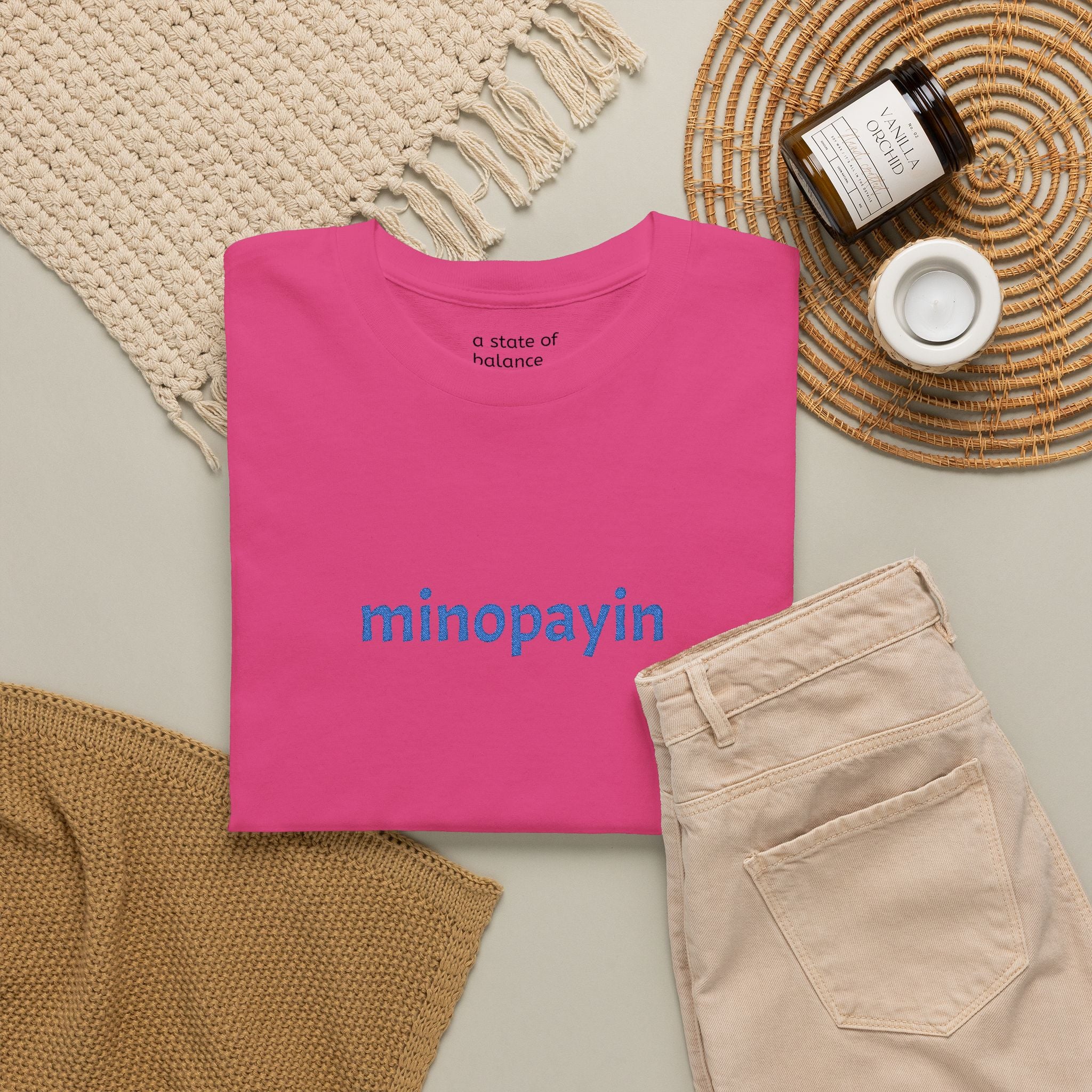 minopayin Cree Script Tee — Minimalist Retro Text Graphic T-Shirt