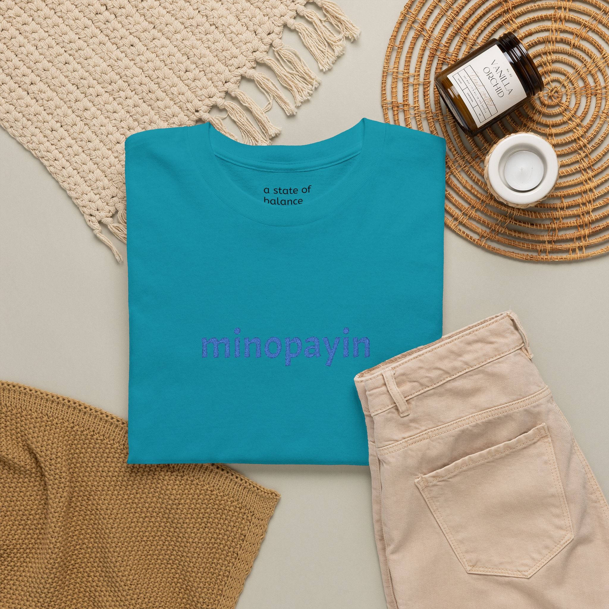 minopayin Cree Script Tee — Minimalist Retro Text Graphic T-Shirt