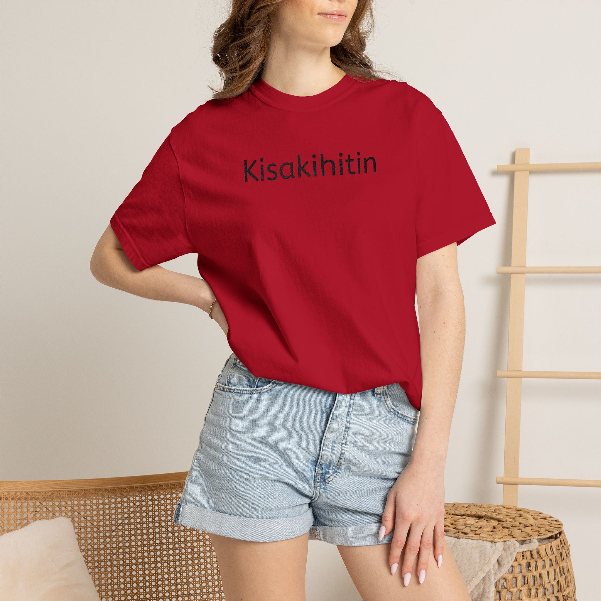Kisakihitin Text Tee — Minimalist Graphic T-Shirt