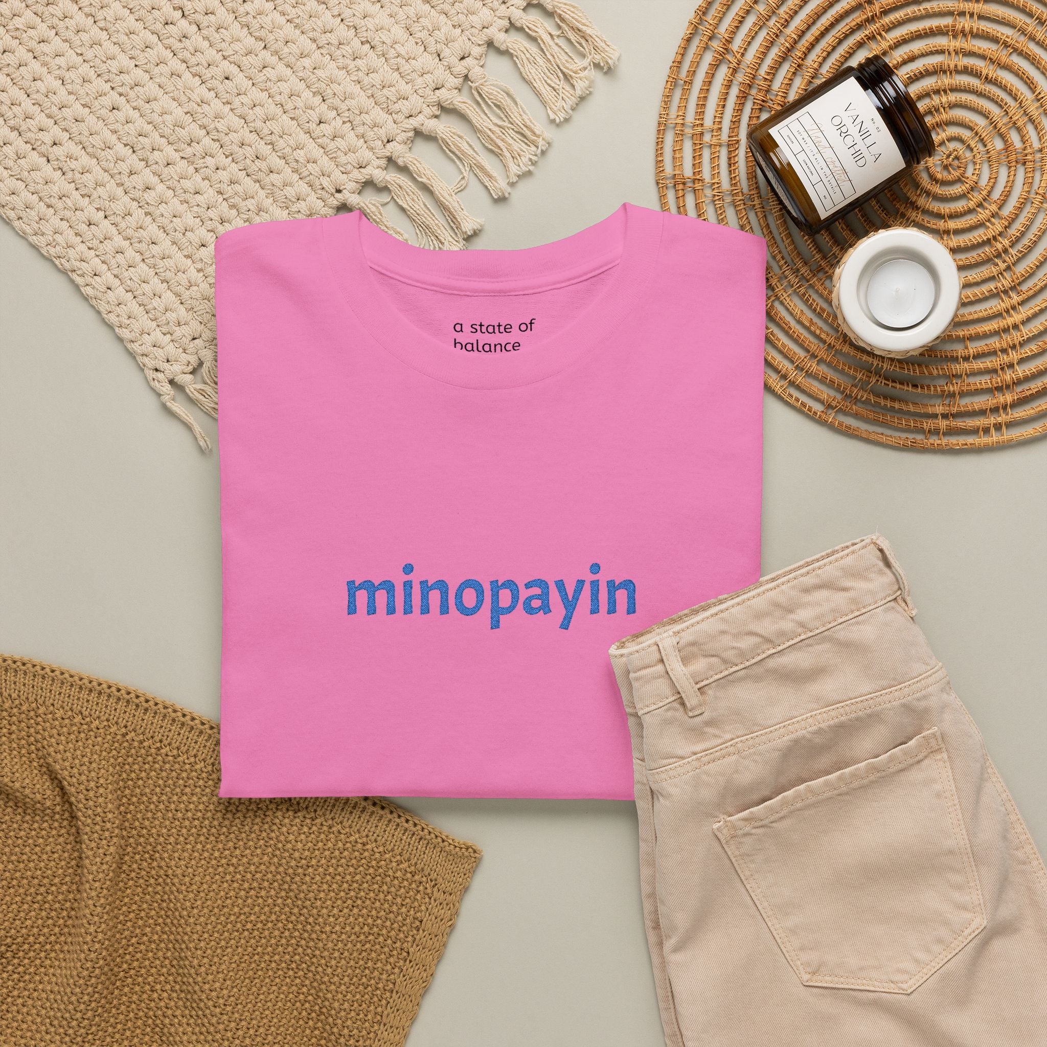 minopayin Cree Script Tee — Minimalist Retro Text Graphic T-Shirt