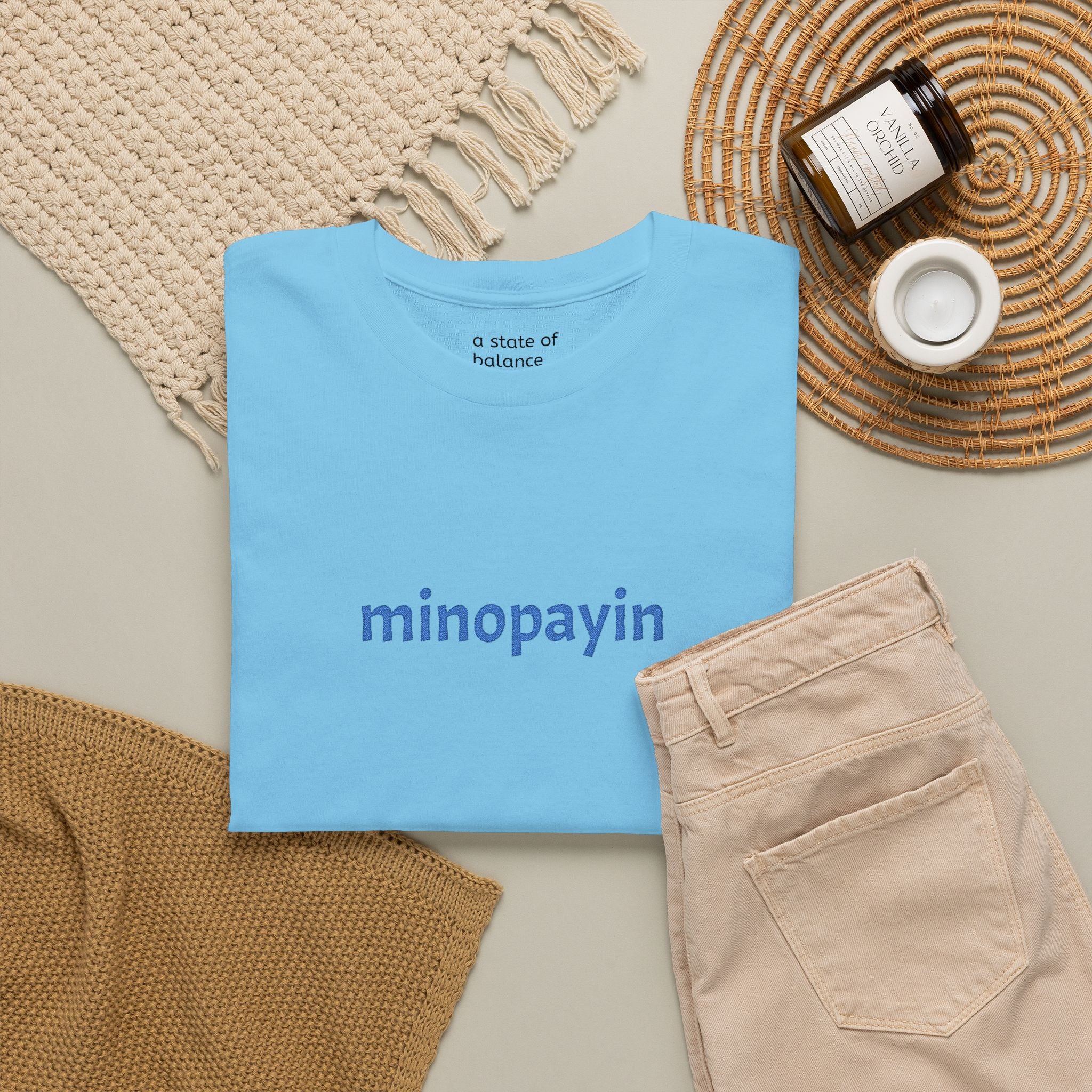 minopayin Cree Script Tee — Minimalist Retro Text Graphic T-Shirt